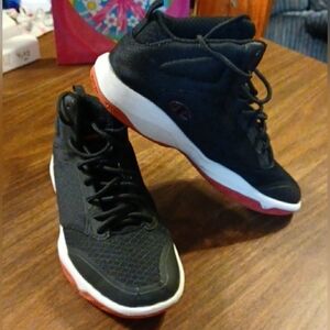 Champion sz 6 hightop sneakers, like new
